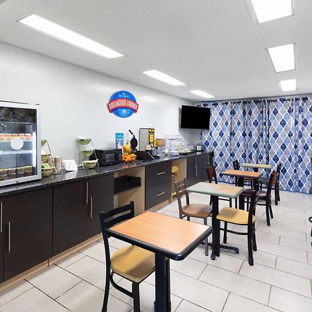 Baymont By Wyndham Selma Hotel Luaran gambar