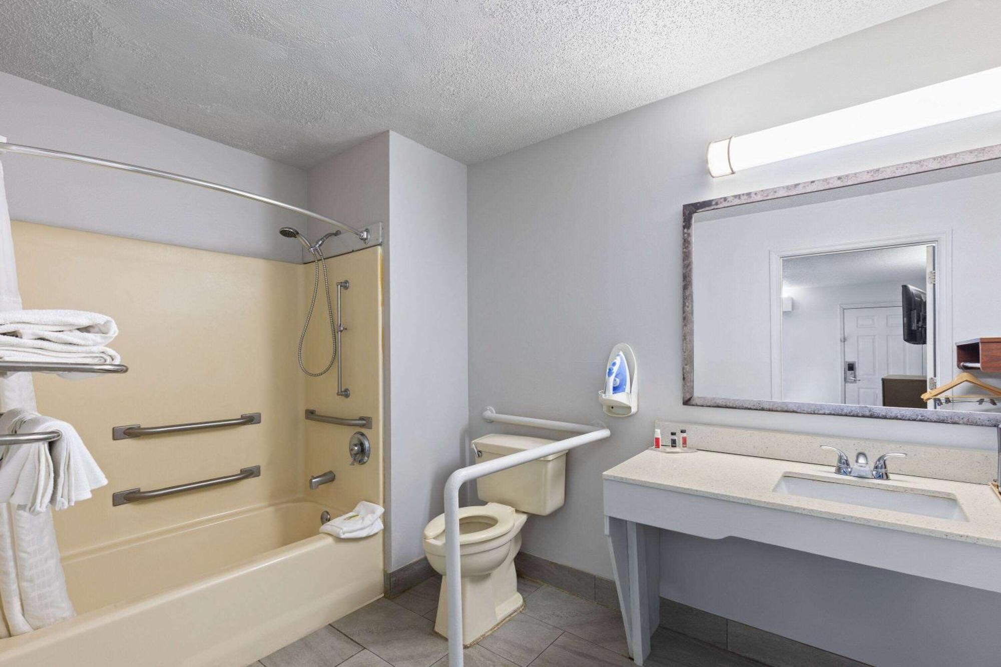 Baymont By Wyndham Selma Hotel Luaran gambar
